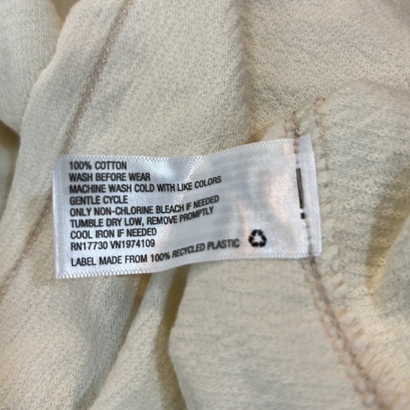 🎩🗝️$25 NWT Universal Thread 100% Cotton Crème Lightweight Henley - Picture 8 of 8